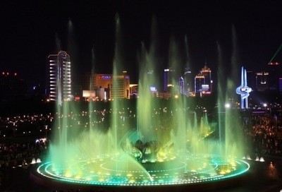 濟(jì)南泉城廣場(chǎng)噴泉之美